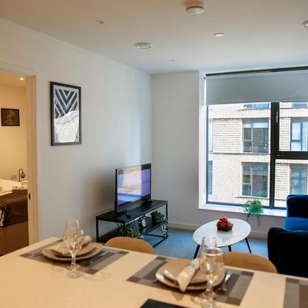 Trafford Suite Modern 1 Bed With Cinema Room مانشستر المظهر الخارجي الصورة
