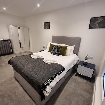 Trafford Suite Modern 1 Bed With Cinema Room مانشستر المظهر الخارجي الصورة