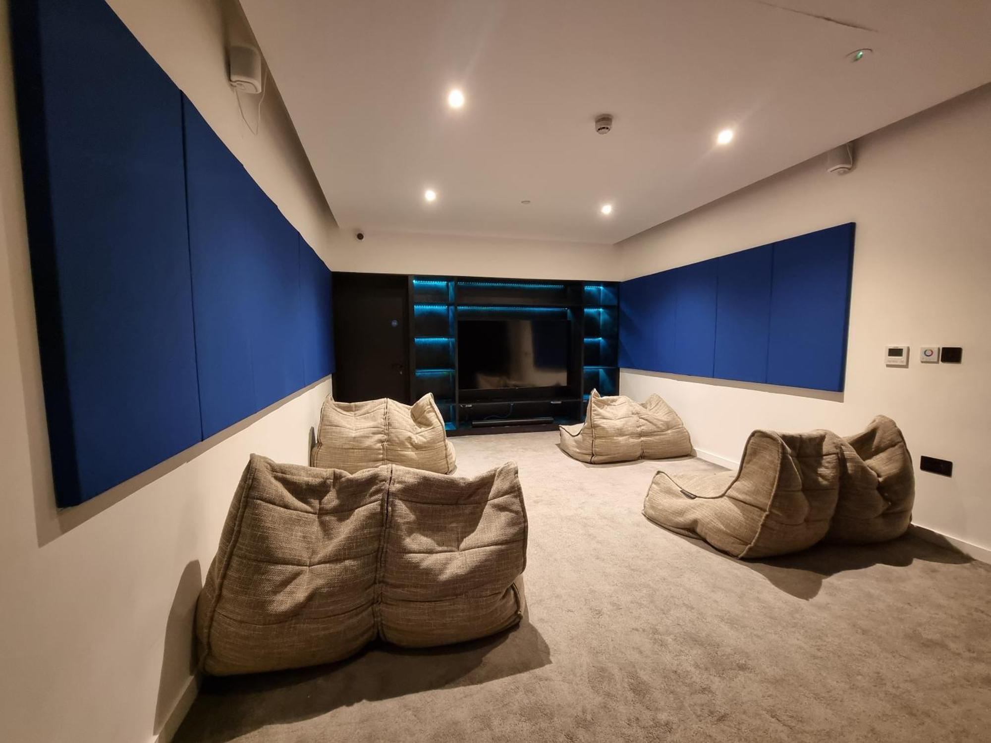 Trafford Suite Modern 1 Bed With Cinema Room مانشستر المظهر الخارجي الصورة